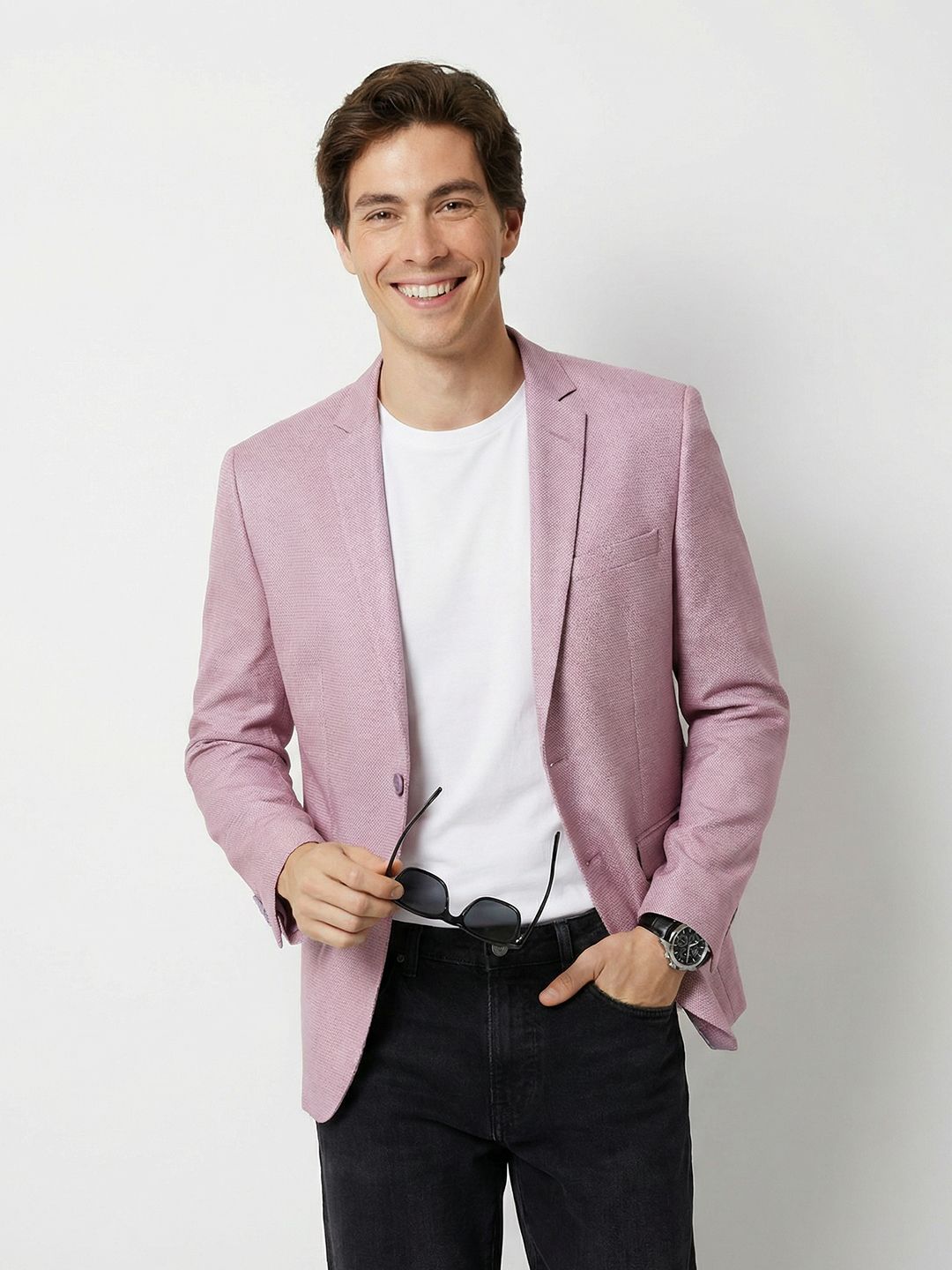 Shop Falcon Guild men’s casual blazers, coats, jackets, vests for work, weekends, dinners and date nights. Modern, versatile styles offering premium quality and exceptional value. Free Delivery Over $75 | International Shipping Available
